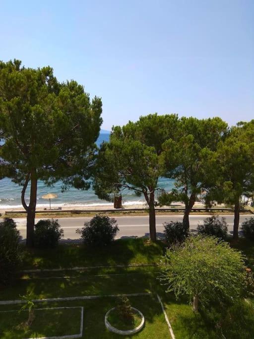 Sun & Sea : Malaki Seaside Apartment Exterior photo